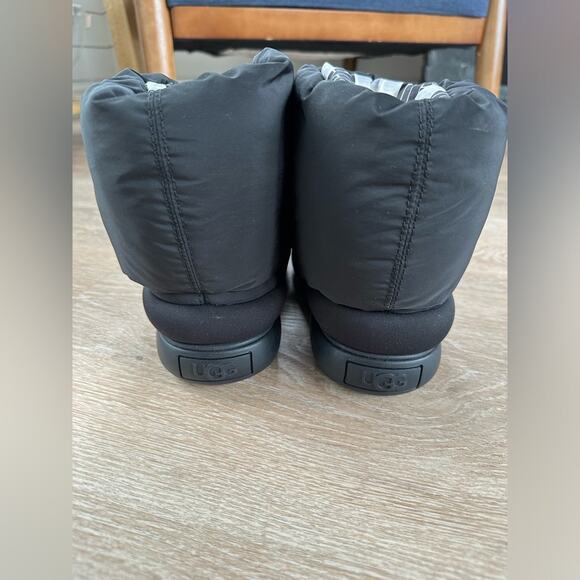 Ugg Classic Maxi Short Boot Size 5 NWT - Picture 10 of 12